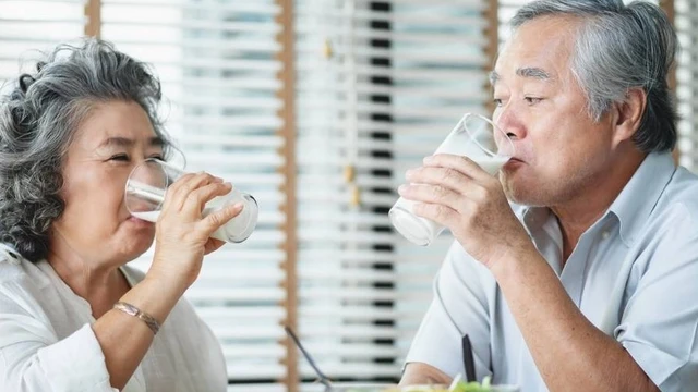 bai-viet/nguoi-om-nguoi-cao-tuoi-nguoi-suy-dinh-duong-nen-bo-sung-gi.html