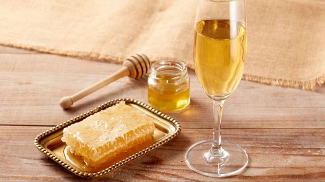 bai-viet/nguy-co-tu-ruou-sap-ong-ngam-la-gi-nhung-ai-khong-nen-dung.html