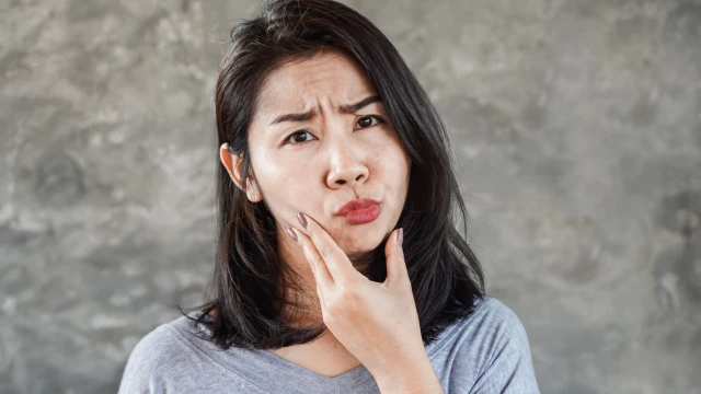 bai-viet/nguyen-nhan-gay-ra-liet-day-than-kinh-so-7-la-gi-60349.html