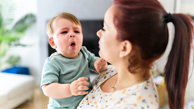 bai-viet/tre-ho-nhieu-ve-dem-do-dau-mach-ban-5-cach-giam-ho-hieu-qua-cho-be.html