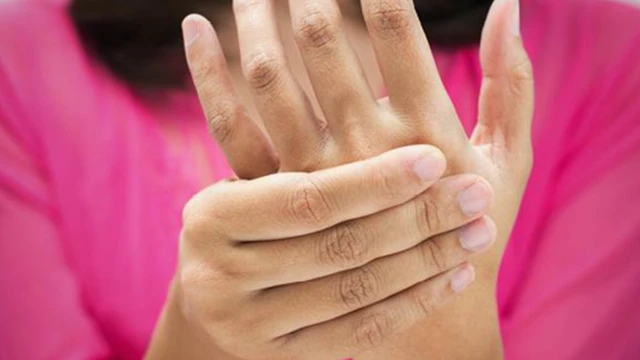 bai-viet/nguyen-nhan-trieu-chung-va-cach-dieu-tri-viem-khop-co-tay-sau-sinh-52038.html