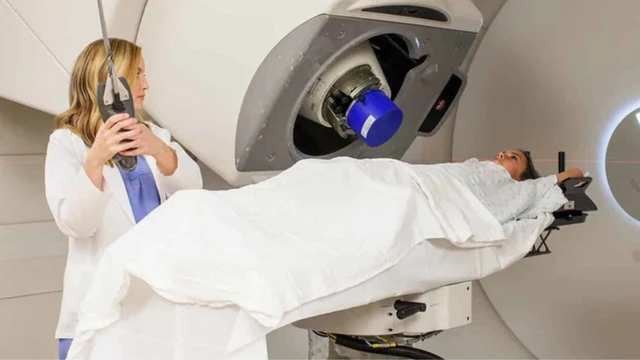 bai-viet/xa-tri-ung-thu-tuyen-tien-liet-khi-nao-can-thuc-hien-co-nhung-phuong-phap-nao.html