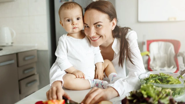 bai-viet/nhung-loai-rau-loi-sua-cho-me-sau-sinh-quen-thuoc-de-tim.html