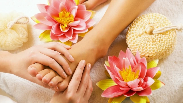 bai-viet/nhung-loi-ich-cua-viec-massage-ban-chan.html