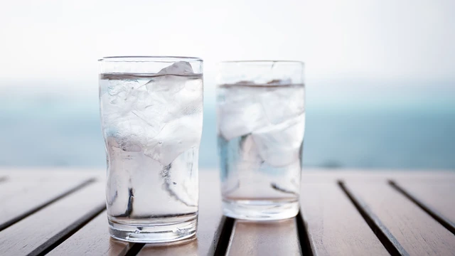 bai-viet/nhung-ngo-nhan-ve-nuoc-da-va-tac-hai-doi-voi-suc-khoe.html