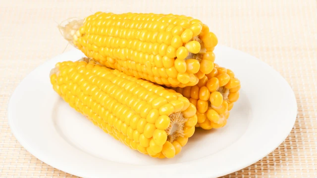 Những người không nên ăn ngô và các rủi ro sức khỏe tiềm ẩn