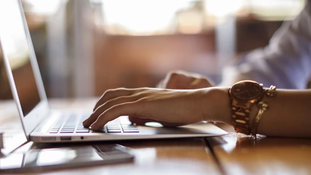 bai-viet/nhung-thoi-quen-don-gian-giup-ban-khoe-manh-tai-noi-lam-viec-53473.html