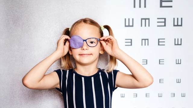 bai-viet/nhuoc-thi-co-mu-khong-hieu-dung-de-bao-ve-doi-mat-tu-som.html