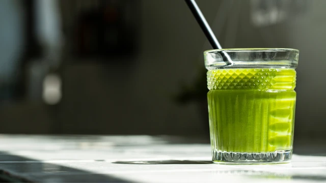 bai-viet/nuoc-ep-rau-diep-ca-mix-voi-gi-thi-thanh-mat-giam-mun.html