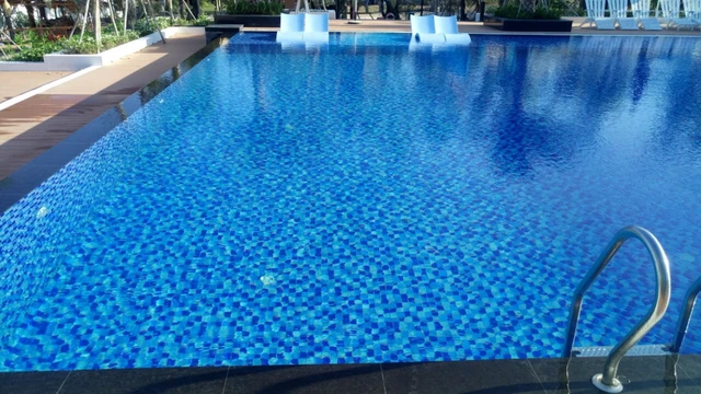 bai-viet/nuoc-ho-boi-co-lam-den-da-khong.html