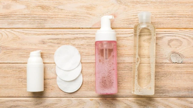 bai-viet/nuoc-tay-trang-va-toner-khac-nhau-nhu-the-nao.html