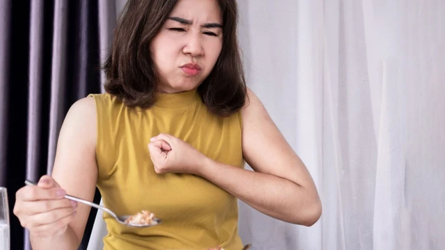 bai-viet/nuot-nghen-ve-chieu-co-nguy-hiem-khong-nguyen-nhan-va-cach-dieu-tri.html