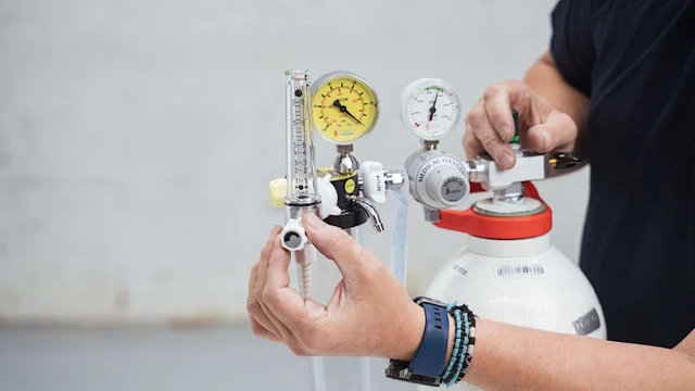 bai-viet/oxygen-la-gi-ung-dung-cua-oxygen-trong-doi-song-va-y-hoc.html