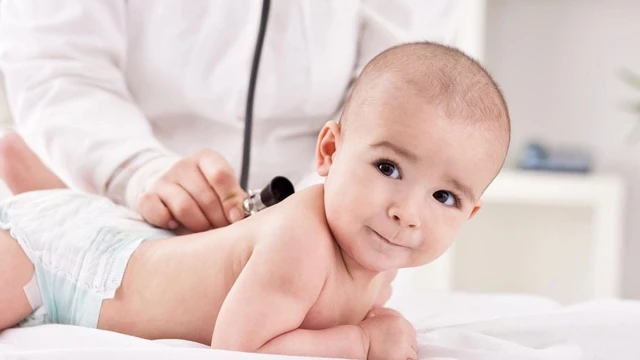 bai-viet/phan-bat-thuong-o-tre-so-sinh-dau-hieu-canh-bao-va-huong-xu-ly.html