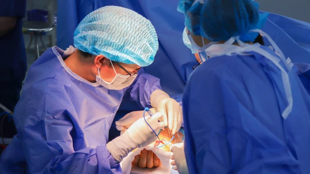 bai-viet/quy-trinh-thuc-hien-phau-thuat-lay-xuong-chet.html