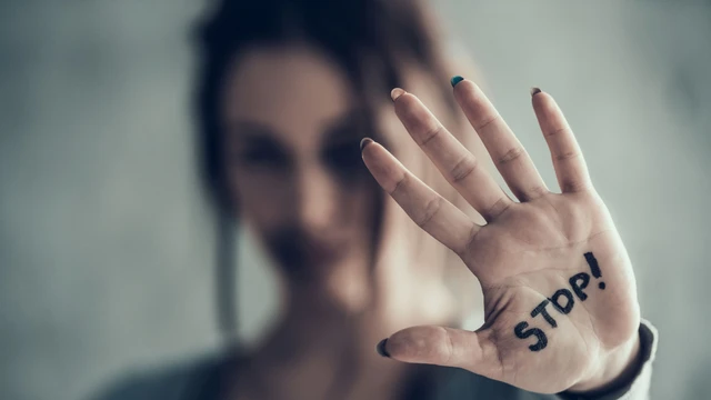 bai-viet/phong-chong-bao-luc-gia-dinh-trach-nhiem-khong-cua-rieng-ai.html