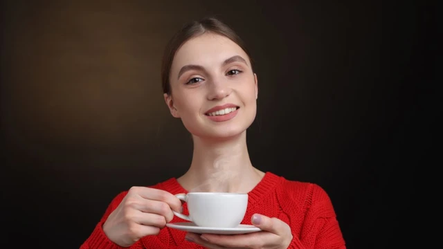 bai-viet/phu-nu-uong-ca-phe-moi-ngay-co-tot-khong-loi-ich-va-rui-ro.html