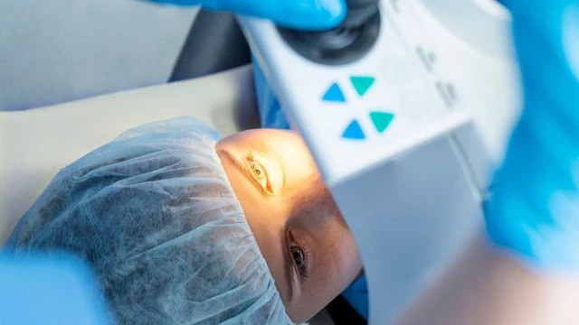 bai-viet/phuong-phap-dieu-tri-tat-khuc-xa-epi-lasik.html