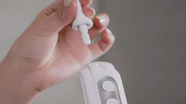 bai-viet/phuong-phap-khac-phuc-tinh-trang-may-tam-nuoc-bi-tac-khi-ve-sinh-rang-mieng.html