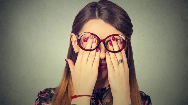 bai-viet/quang-ga-co-phai-deo-kinh-khong-56356.html