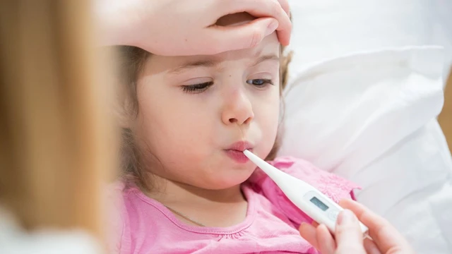 bai-viet/tre-bi-ha-than-nhiet-duoi-36-do-co-sao-khong-khi-nao-can-di-vien.html