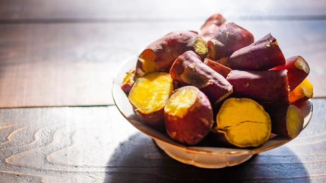 bai-viet/sai-lam-khi-an-khoai-lang-buoi-sang-khien-giam-can-kem-hieu-qua.html