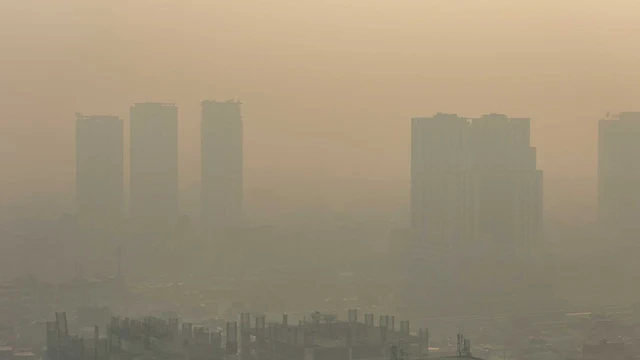 bai-viet/canh-bao-tim-xuat-hien-tai-ha-noi-khong-khi-o-nhiem-nang-cham-nguong-nguy-hiem-cho-suc-khoe-10009.html