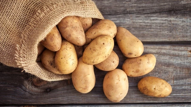 bai-viet/sau-sinh-an-khoai-tay-duoc-khong-loi-ich-cua-khoai-tay-doi-voi-suc-khoe-me-sau-sinh-72530.html