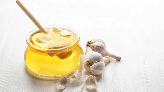 bai-viet/nhung-tac-hai-cua-toi-ngam-mat-ong-ma-khong-phai-ai-cung-biet.html