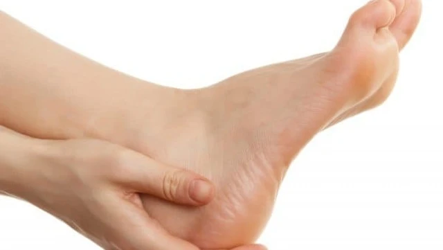 bai-viet/ban-chan-lom-sau-la-gi-nhan-biet-ban-chan-lom-sau.html