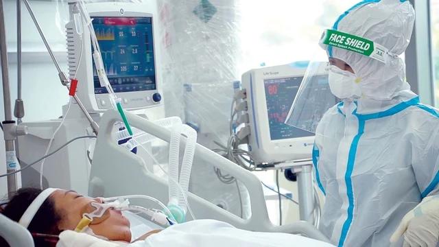 bai-viet/so-ca-mac-covid-19-bat-ngo-tang-manh-nhieu-benh-nhan-phai-tho-oxy.html