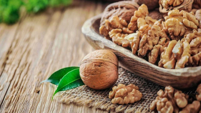 bai-viet/so-sanh-hat-macca-va-oc-cho-cai-nao-tot-hon.html