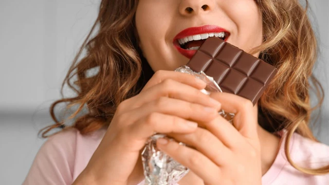 Có thật socola gây nghiện không? Tại sao?