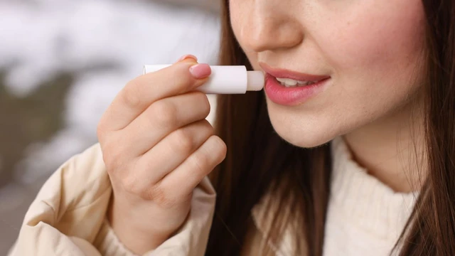 Son nội địa Trung có thâm môi không? Sự thật cần biết trước khi dùng