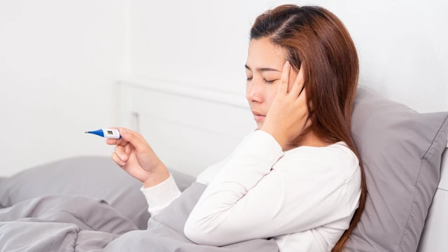 bai-viet/sot-dau-dau-nhuc-moi-toan-than-la-benh-gi-co-bien-chung-khong.html