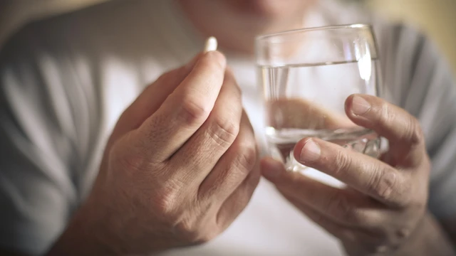 bai-viet/su-dung-paracetamol-thuong-xuyen-co-anh-huong-den-suc-khoe-o-nguoi-cao-tuoi.html