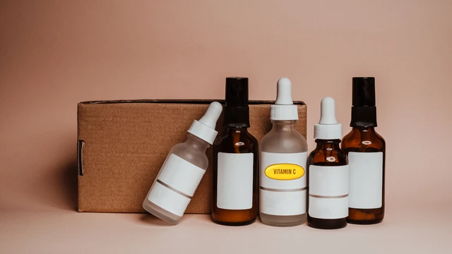 bai-viet/su-dung-vitamin-c-truoc-hay-sau-serum-luu-y-can-biet.html
