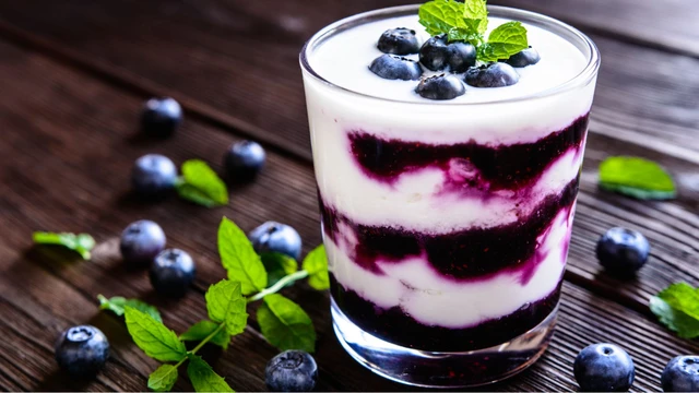 bai-viet/sua-chua-viet-quat-bao-nhieu-calo-co-phu-hop-de-an-kieng-khong.html