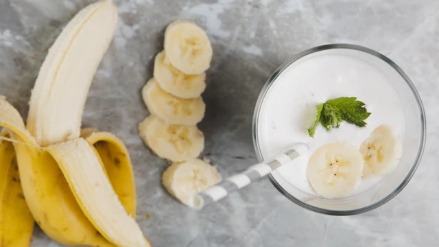 bai-viet/sua-chuoi-loi-ich-suc-khoe-va-cach-lam-don-gian-tai-nha.html