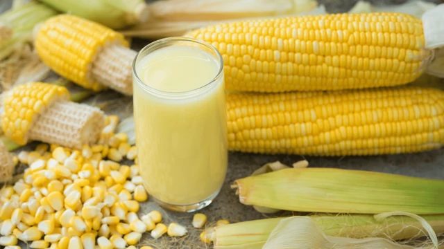 bai-viet/sua-ngo-hat-sen-mang-lai-loi-ich-gi-cho-suc-khoe-ai-nen-uong-sua-ngo-hat-sen.html