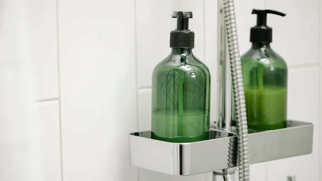 bai-viet/sua-tam-cho-viem-da-co-dia-tieu-chi-lua-chon-va-huong-dan-cham-soc-da.html