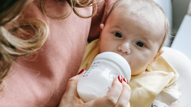 Sữa thủy phân là gì? Những lợi ích của sữa thủy phân đối với trẻ