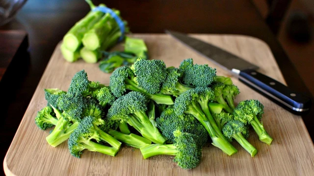 bai-viet/sup-lo-xanh-nau-voi-gi-cho-be-an-dam-4-mon-an-dam-voi-sup-lo-63334.html