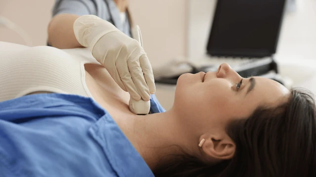 bai-viet/suy-tuyen-can-giap-co-nguy-hiem-khong-nguyen-nhan-trieu-chung-va-cach-dieu-tri.html