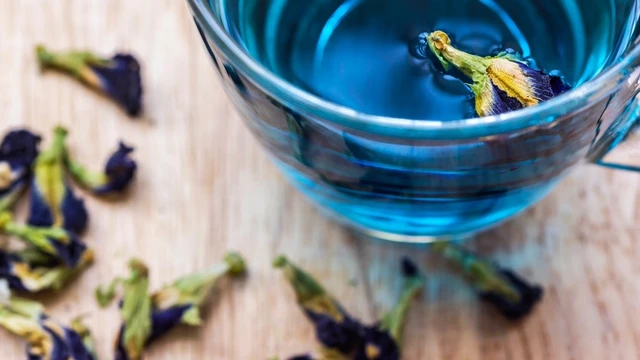 bai-viet/tac-dung-bat-ngo-khi-lam-dep-bang-hoa-dau-biec-69884.html