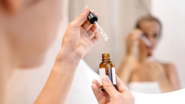 bai-viet/tac-dung-cua-retinol-co-than-ky-nhu-loi-don-su-that-can-biet-truoc-khi-dung.html