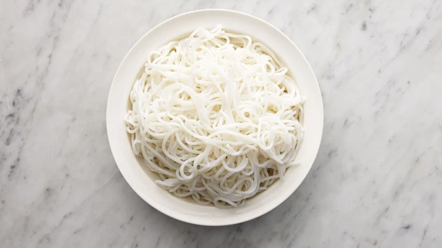 Tác hại của bún: Sự thật về thực phẩm bạn ăn hằng ngày