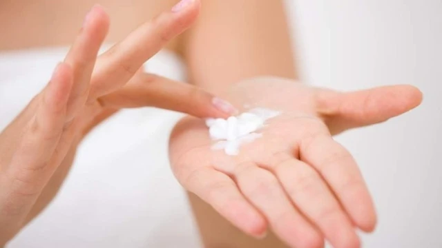 bai-viet/tai-sao-khi-bi-ong-dot-lai-boi-voi.html