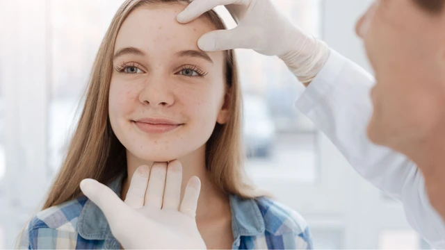 bai-viet/tai-sao-skincare-ma-van-bi-mun-nguyen-nhan-va-cach-cai-thien.html