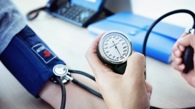 bai-viet/tai-sao-uong-ruou-huyet-ap-lai-giam.html